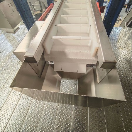 Large angle hoist