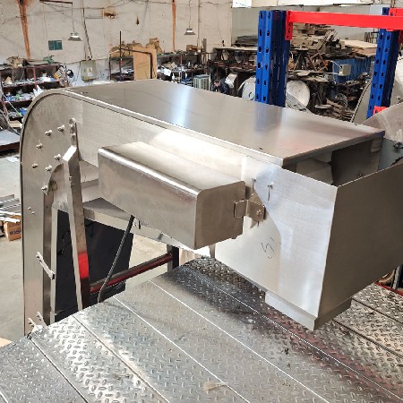 Large angle hoist